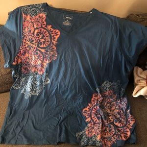 Blue T-shirt with flowers